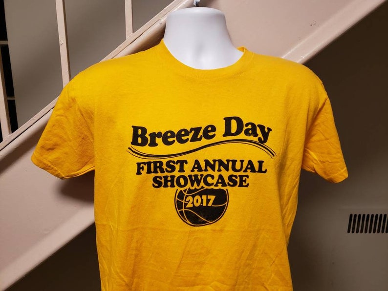 Breeze Day Vintage Look Brrooklyn Basketball Medium T-Shirt