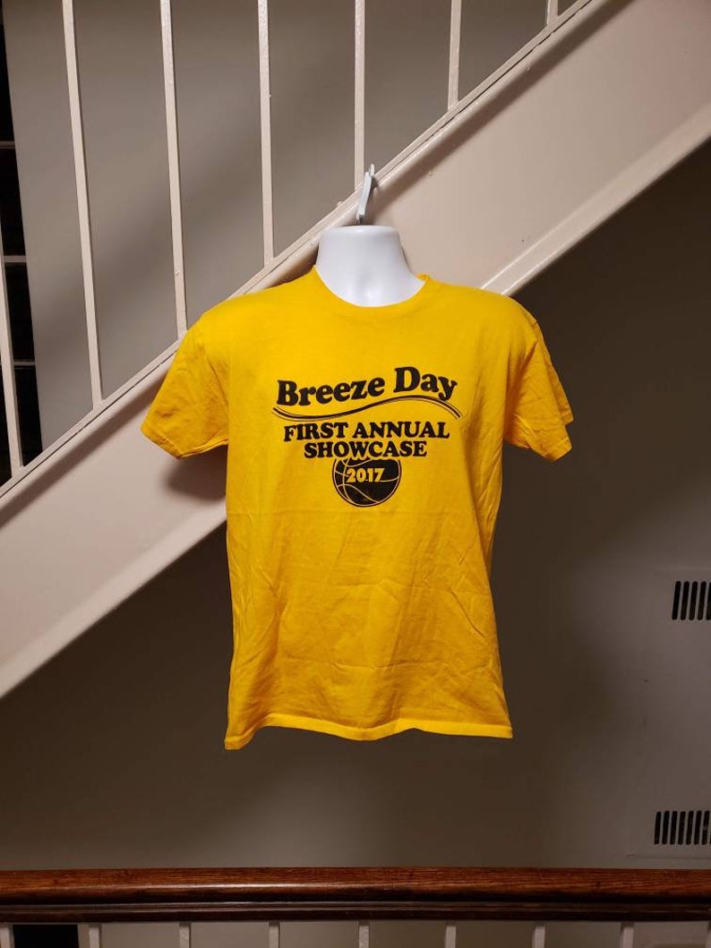 Breeze Day Vintage Look Brrooklyn Basketball Medium T-Shirt