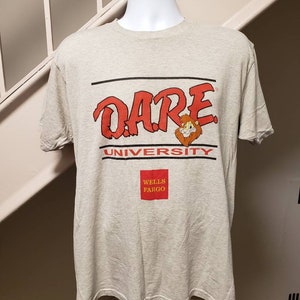 D.A.R.E Lion XL Vintage 1990's T-shirt 