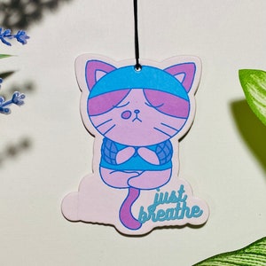 Assainisseur d’air de voiture Yoga Cat avec parfum de lavande, joli diffuseur d’air suspendu de miroir de voiture, cadeau pour amoureux des chats, cadeau mignon pour les adolescents