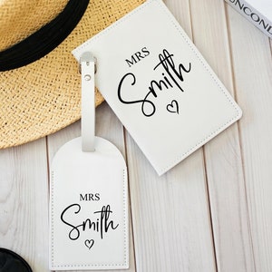 Gepersonaliseerde paspoorthoes, paspoorthouder, gunst verjaardagsreis, cadeau voor haar, reiscadeau meisjes, gepersonaliseerd reiscadeau, reisaccessoire