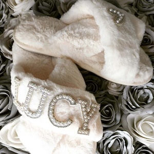 Personalized Bride Pearl Rhinestone Slippers Bridal Shower Bridesmaid Gift Wedding Bachelorette  Fluffy Slipper Birthday Gift