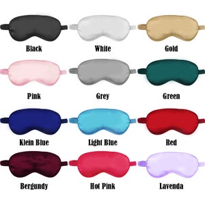 Puede incluir: Doce antifaces de seda de diferentes colores. Los colores son negro, blanco, dorado, rosa, gris, verde, azul, azul claro, rojo, burdeos, rosa intenso y lavanda.