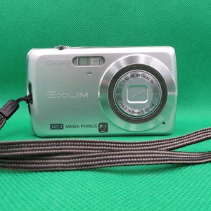 Casio Exilim EX-Z35 12.1MP Digital Camera