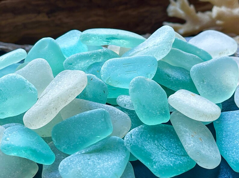 Real sea glass A104 15pcs (7pcs light aqua + 8pcs white) Real sea glass A104 15pcs (7pcs light aqua + 8pcs white)