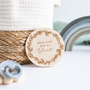 Bald zu Viert – Holzschild