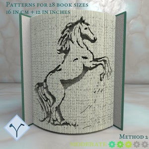 Cavallo In Piedi Sulle Zampe Posteriori: Modello di libro pieghevole, Istruzioni per tagliare e piegare libri e tagliare, modelli gratuiti