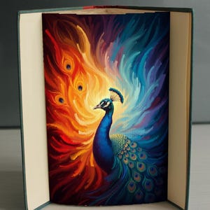 Puede incluir: Una pintura vibrante de un pavo real con sus plumas desplegadas, exhibida dentro de las páginas de un libro. El cuerpo del pavo real es azul oscuro, contrastando con un fondo naranja y amarillo vibrante.