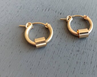 Boucles d'oreilles minimalistes Dainty goldfill Hoop, Small Gypsy Hoops, cadeau de fête des mères