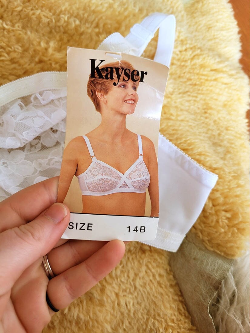 Kayser BNWT Classic Cross You Heart Vintage White Cone Bra Soft