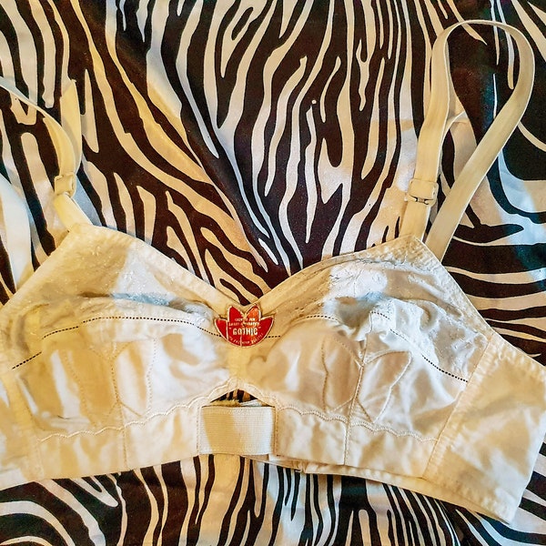 Berlei Gothic Deadstock White Butterfly Detail RARE 1950's Cone Bullet Bra Unworn Vintage Lingerie White Lift and Seperate