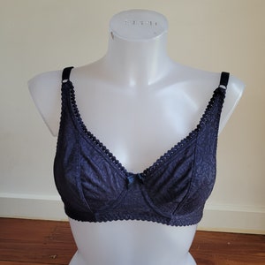 Loveable Textured Navy Blue Stretch Nylon Bra 1990&#39;s Classic Lingerie 10B