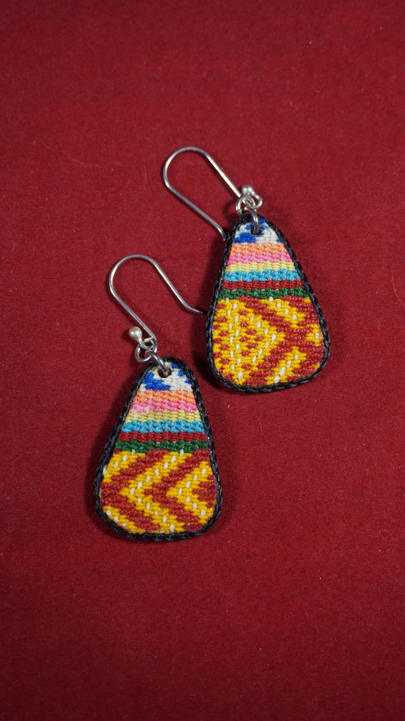 Peruvian 950 silver earrings and old recycled blanket multicolore