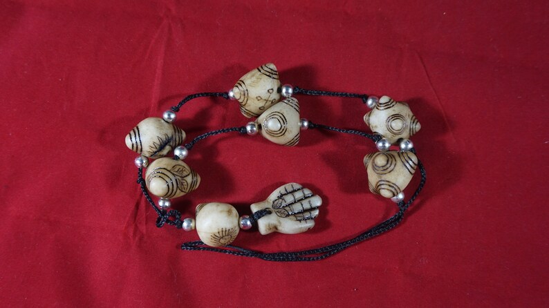 carved in stone Shaman/'s necklace chumpi and offering of hand