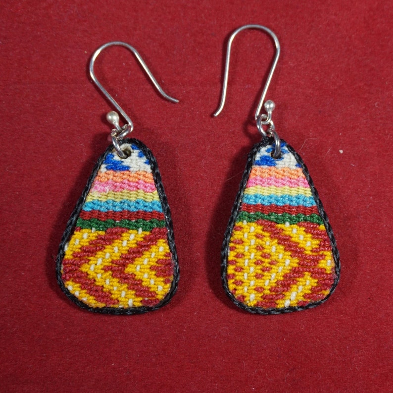 Peruvian 950 silver earrings and old recycled blanket multicolore