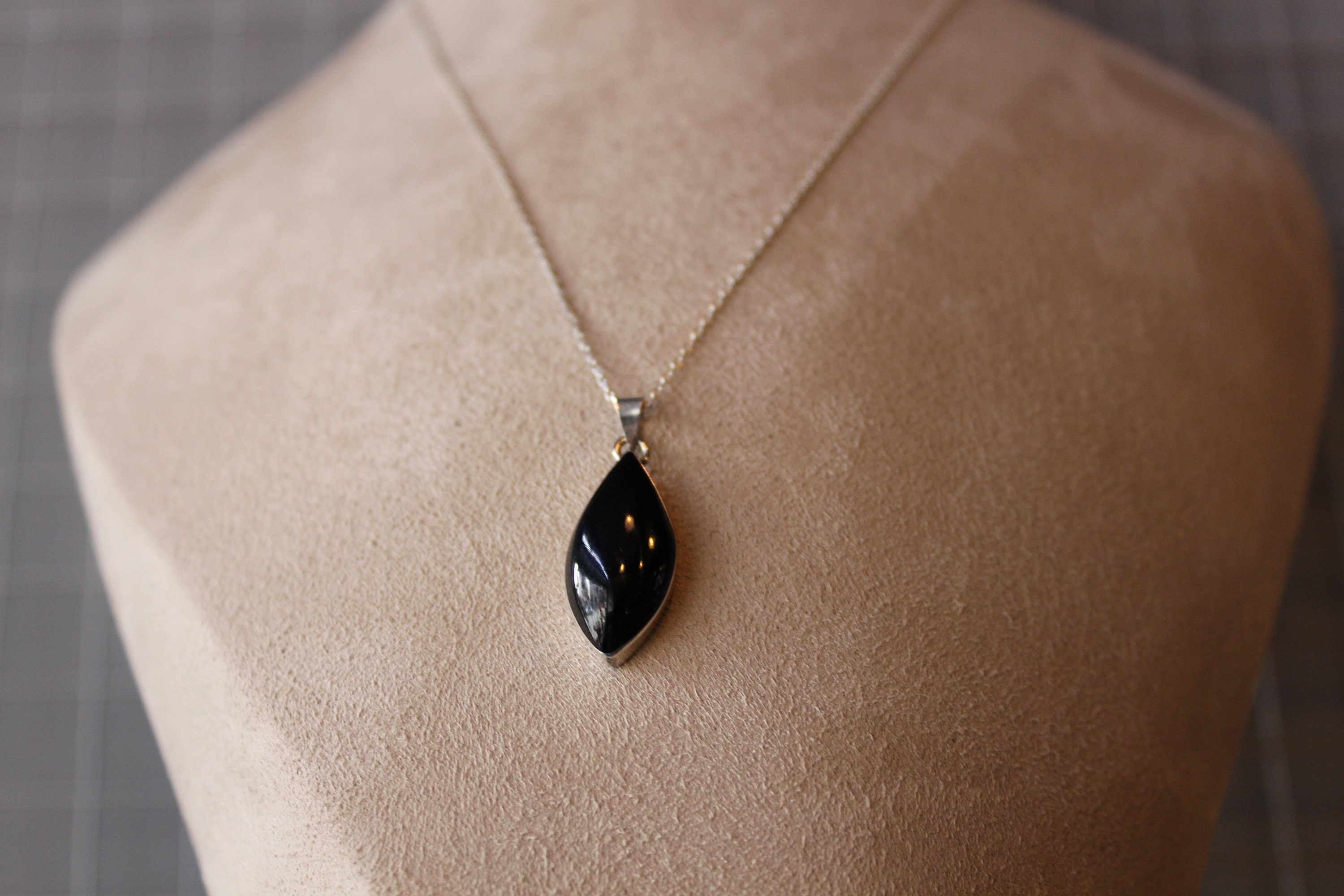 Black jet stone necklace sale