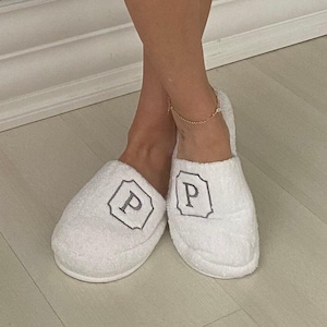 Pantufas personalizadas de tecido felpudo | Perfeitas para casa, convidados ou ocasiões especiais | Pantufas de Natal bordadas.