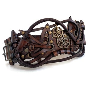 Bruin steampunk manchet lederen armband, Unisex golvende wrap stud armband, Brede lederen rock stijl polsbandje, Mens biker sieraden cadeau