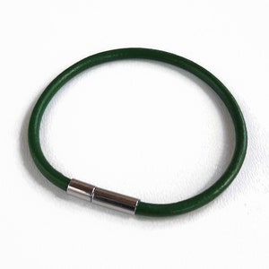 Green 3mm leather bracelet, Unisex leather bracelet for men women, Green minimalist leather bracelet, St. Patricks day jewelry gift