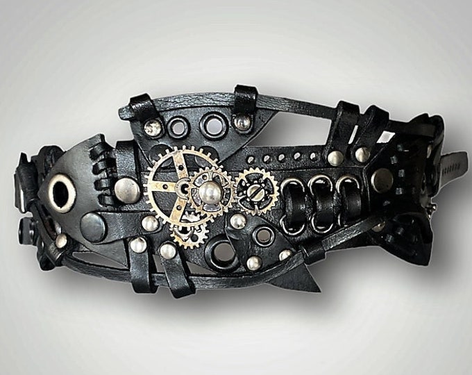 Black steampunk fish leather bracelet, Adjustable fish steampunk wristband, Steampunk accesories for men women, Steampunk jewelry gift