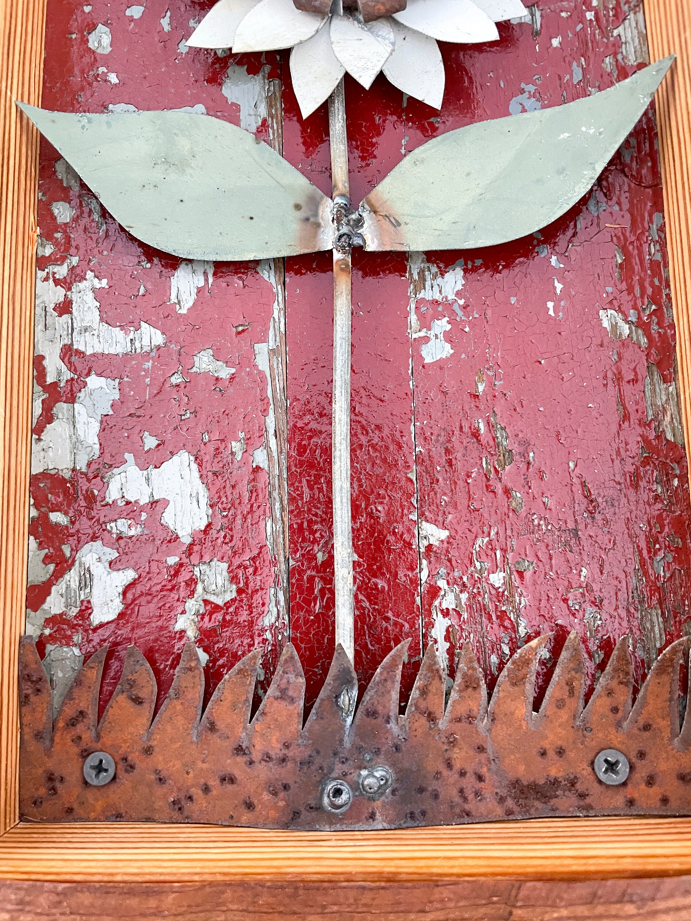 Reclaimed Wood Wall Art Metal Flower Red Shiplap Barn Wood Wire Rustic