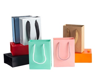 50 bolsas de regalo de papel kraft con asas: bolsas de regalo para bodas y damas de honor.