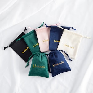 100pcs Personalized Logo Velvet Jewelry Pouch Bags with logo Custom Jewelry Packaging Pouch Ring Brooch Necklace Packaging Bags