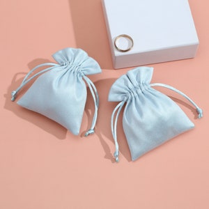 50pcs Light Blue Velvet Favor Bag Purse Small Drawstring Bag with Fungus Style for Jewelry Pouch Christmas New Year Wedding Party Gift Bag