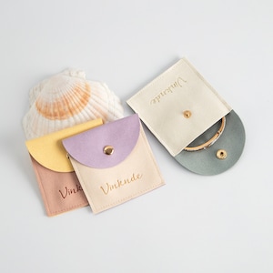 Mixcolor 8x8cm tamanho bolsa de jóias de microfibra com botão saco de jóias personalizado logotipo em relevo impressão anel colar embalagem