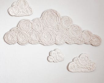 Nube de macramé para colgar en la pared, arte de pared de nubes, colgante de pared de macramé, pequeño colgante de pared, nube tejida, decoración de nubes para guardería