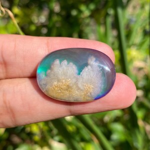Piedra preciosa doble de ágata plumosa: efecto cielo aurora boreal para joyería artesanal.
