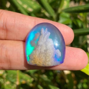 Pierre à bijoux doublet en agate plume, motif fossile à effet aurore pour création artisanale