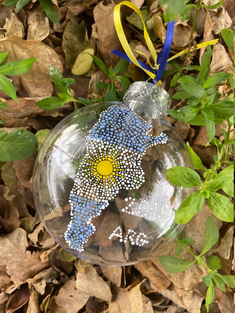 Handpainted shatterproof christmas ornament of map of Argentina and flag Adorno navide\u00f1o del mapa de Argentina con bandera.