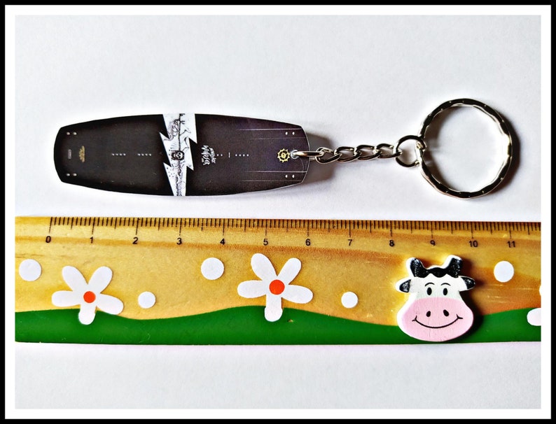 Custom keychains wakeboard , we can make any model on request just complete the customization in the ad 画像 10