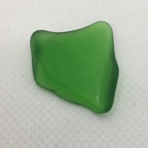 1 x Single Piece of Green Sea glass / Beach Glass.
