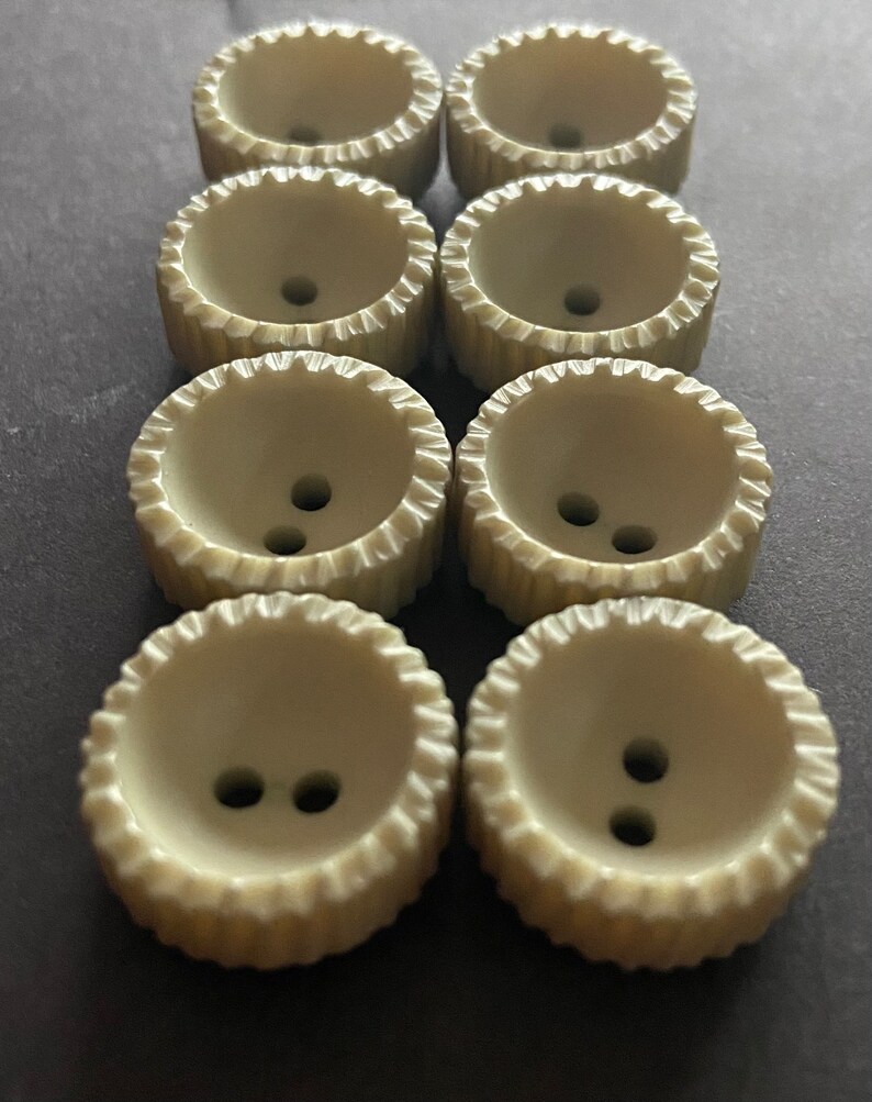 8 X Vintage Light Olive Ridged Concave Buttons. 17mm. - Etsy