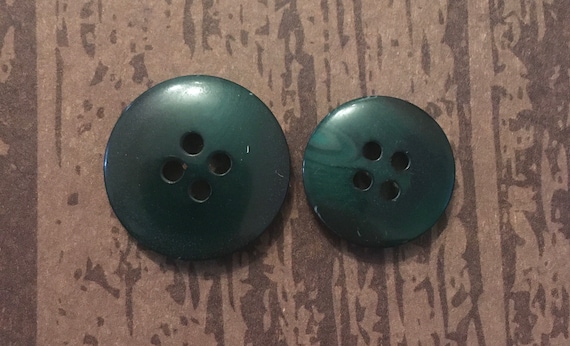 Lot De 25 Boutons Vintage Gris-vert - Diamètre 1,4 Cm - Réf. 4724 - Origine France - Occasion - Pour Customisation Ou Remplacement