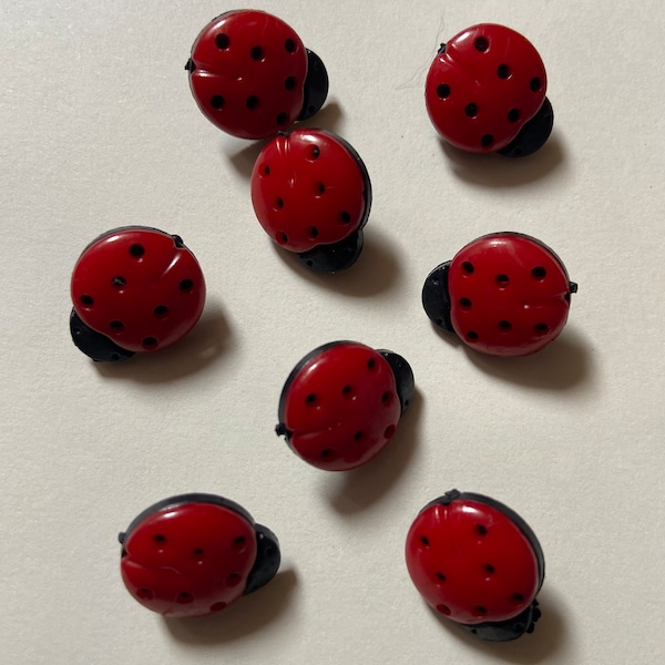 8 x boutons coccinelle rouge/noir. 13 mm.