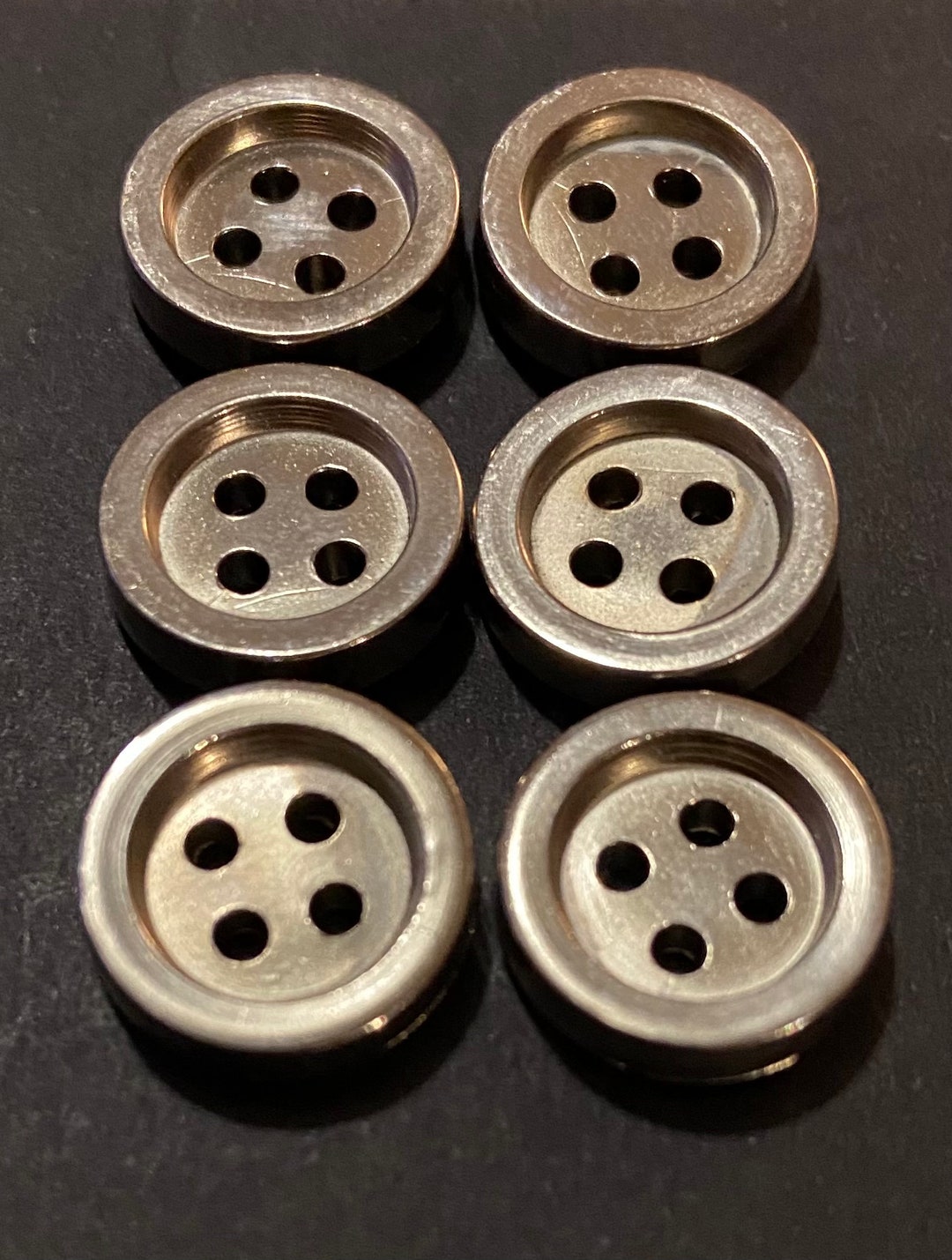 Lot De 6 Boutons Vintage Gris à Motif Pied Strié - Diamètre 2,1 Cm - Réf 1406 - Occasion France