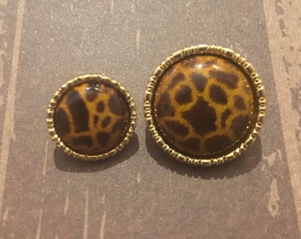 6 x New Vintage Gold Toned Animal Print Style Buttons. 15mm & 20mm.