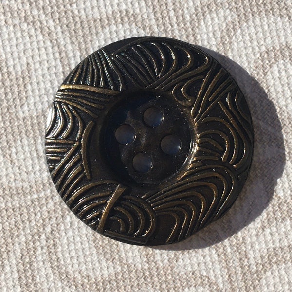 Single vintage metal ornate button.  25mm.