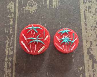 5 x Vintage Red Palm Tree Buttons. 18mm & 22mm.