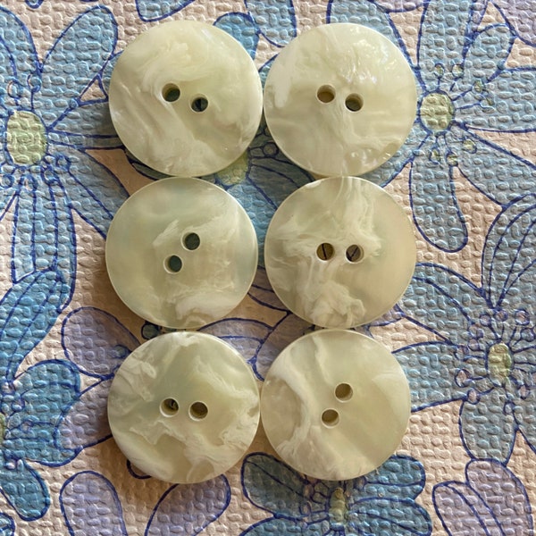 6 x New Vintage Cream Pearl Effect Buttons. 20mm.