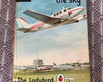 Livre vintage coccinelle - Jump From The Sky. 9b. 1966.