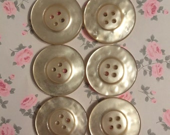 6 x New Vintage 1950’s Cream Mother of Pearl Effect Buttons. 27mm.