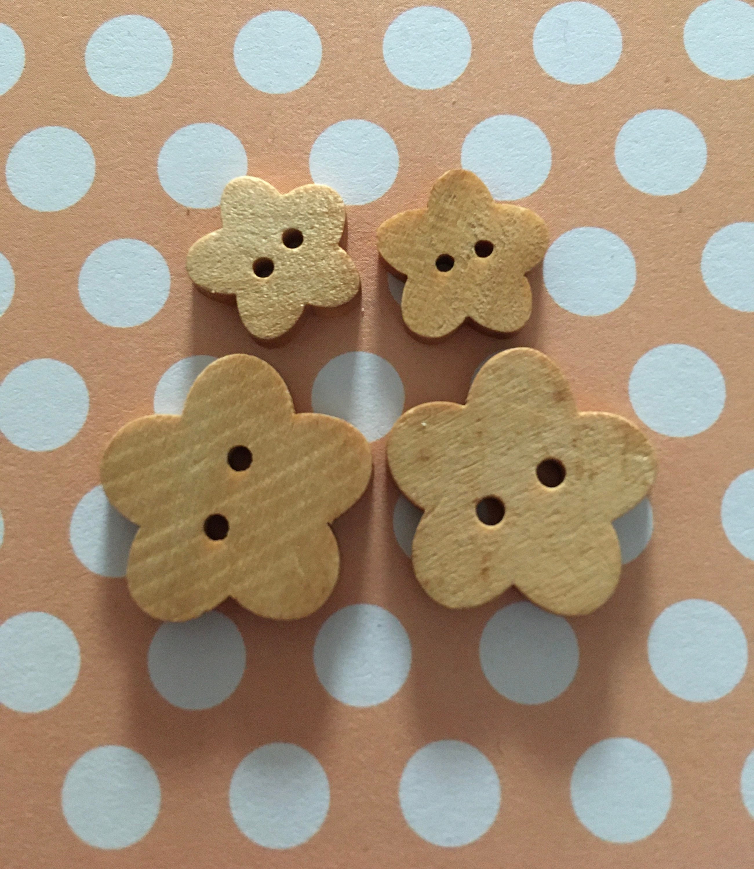 Set of 4 Wooden Flower Buttons. 21mm / 14mm. Etsy