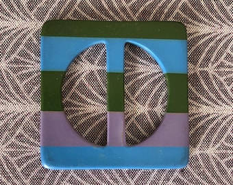 Vintage Lilac/Blue/Dark Green Plastic Belt Buckle. 5cm x 5cm.