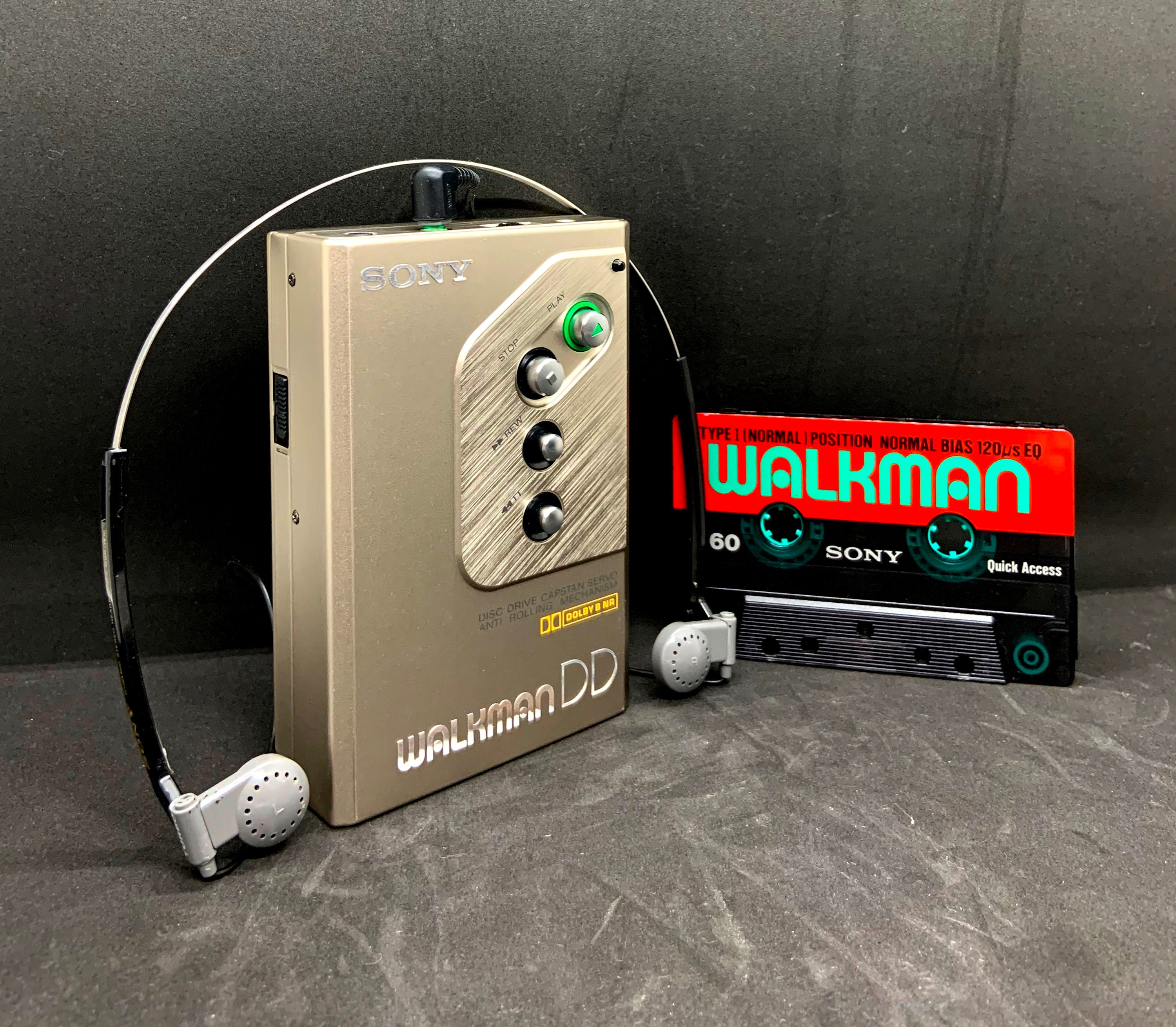 Retro 1980s SONY Walkman Stereo Tape Cassette Player WM-25 & MDR-010  Headphones Review 