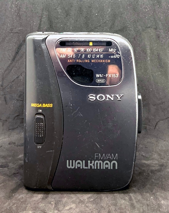 90年代のSONYウォークマン/カセットプレーヤー、AM/FMラジオと