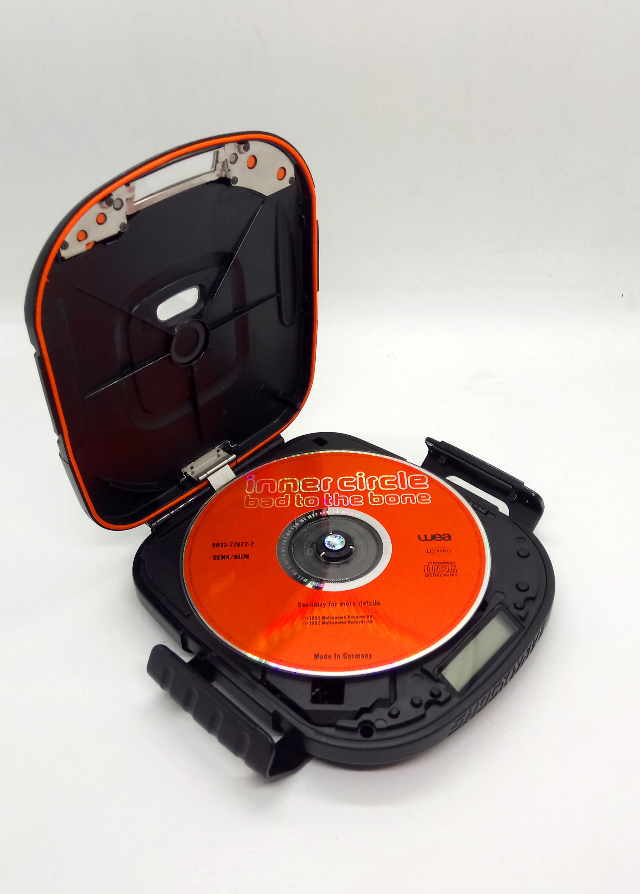 1996 PANASONIC Shockwave Portable Cd Player / Discman , Made